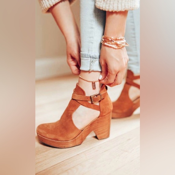 Free People Cedar Platform Clogs size 40 or 7.5 - Picture 9 of 9